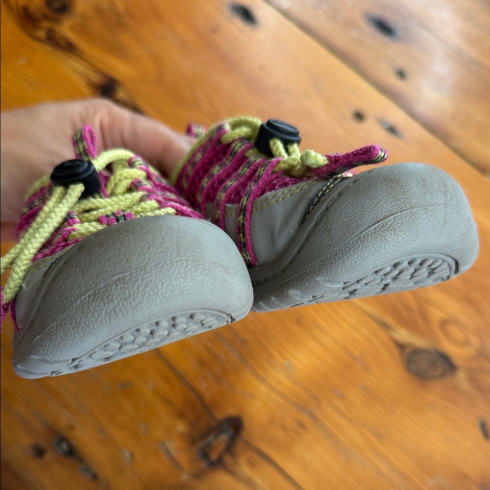 Clarks Kids' Girl Pink and Gray Sneakers Toddler Size 7.5 - Picture 9 of 10